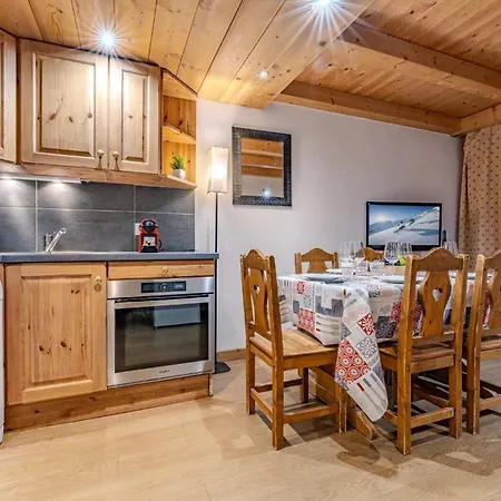 Cozy Mountain - Ski-in Ski-out Access, Balcony & Parking - Le Silveralp Apartment *